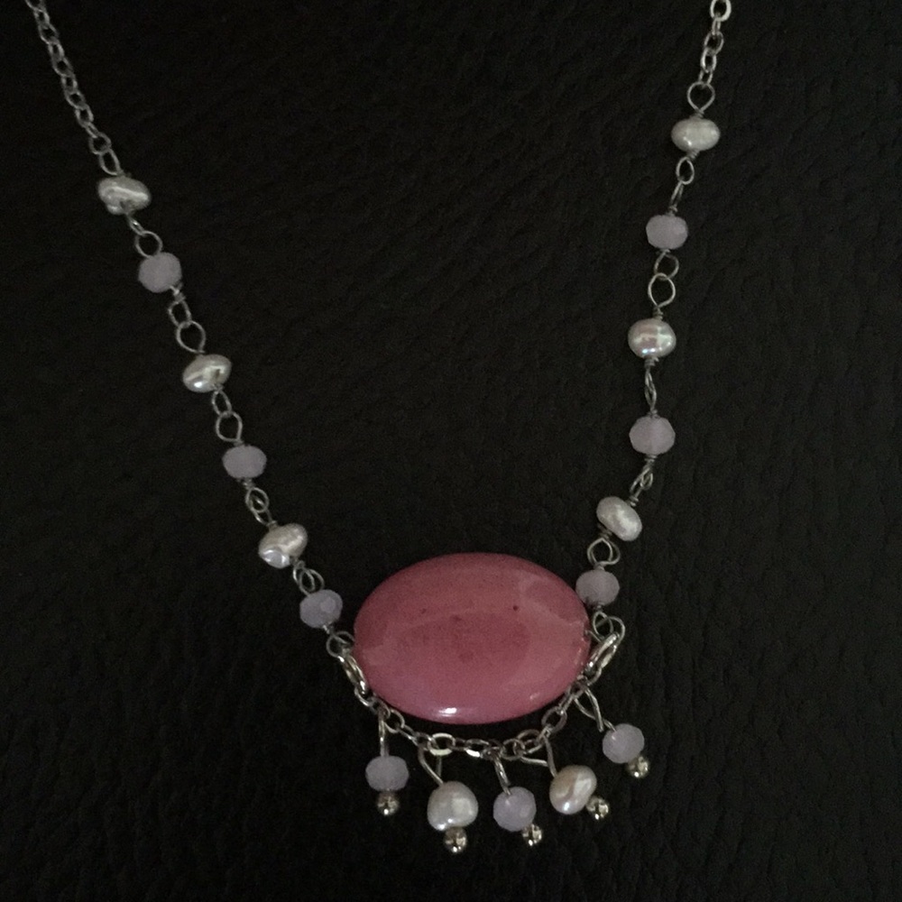 NWOT!! PINK OVAL STONE NECKLACE PEARLS & CRYSTALS